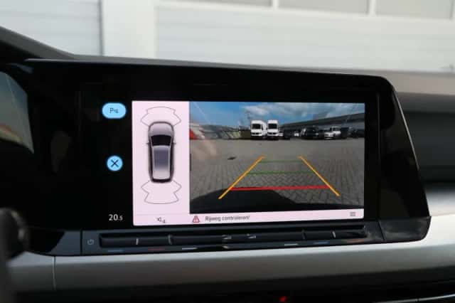 Volkswagen Golf (2024) thumbnail 23