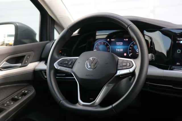Volkswagen Golf (2024) thumbnail 30