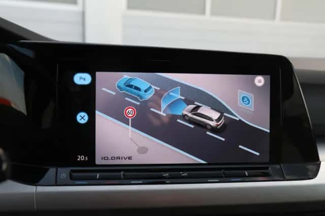 Volkswagen Golf (2024) thumbnail 35