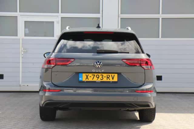 Volkswagen Golf (2024) thumbnail 10