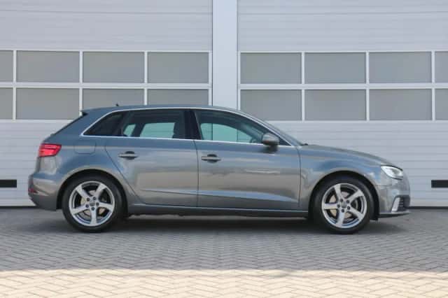 Audi A3 (2019) thumbnail 3