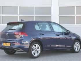 Volkswagen Golf (2023) thumbnail 2
