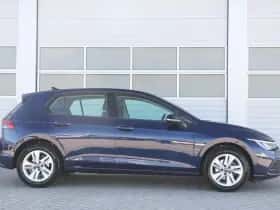 Volkswagen Golf (2023) thumbnail 3