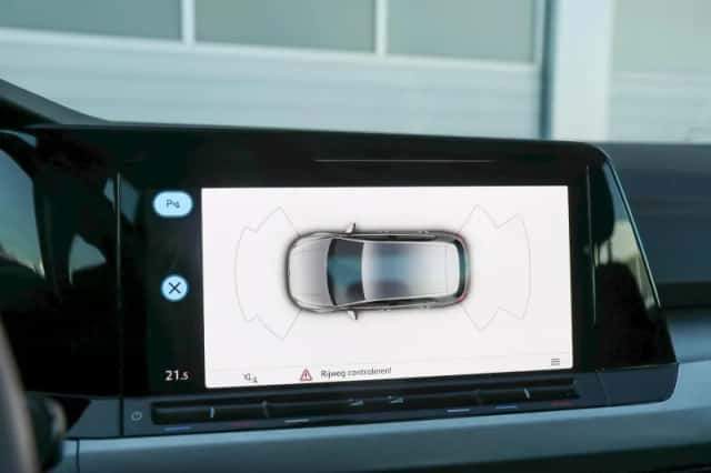 Volkswagen Golf (2023) thumbnail 24