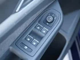 Volkswagen Golf (2023) thumbnail 28