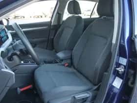 Volkswagen Golf (2023) thumbnail 4