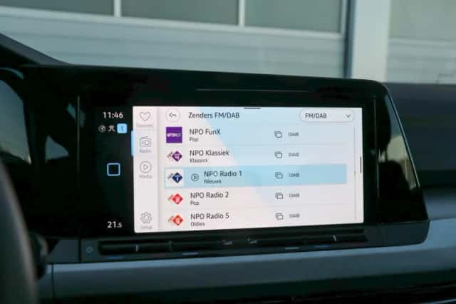 Volkswagen Golf (2023) thumbnail 35