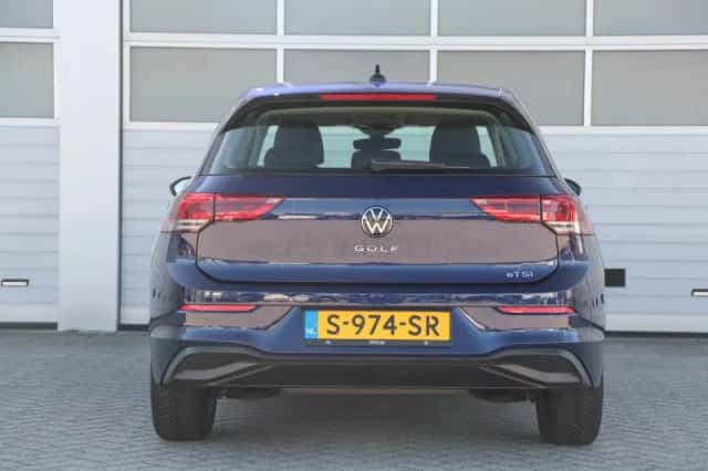 Volkswagen Golf (2023) thumbnail 10