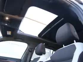 Volkswagen T-Roc (2018) thumbnail 22