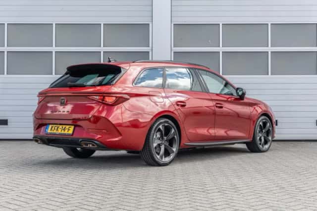 CUPRA Leon Sportstourer (2022) thumbnail 2