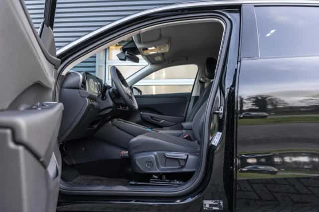 Volkswagen T-Roc (2025) thumbnail 17