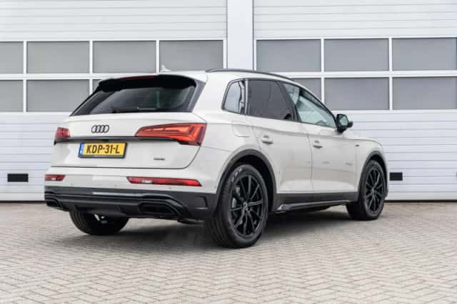 Audi Q5 (2022) thumbnail 2