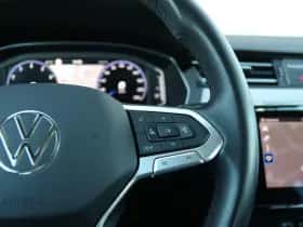 Volkswagen Passat (2022) thumbnail 22