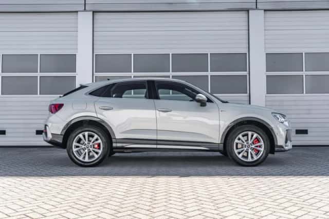 Audi Q3 (2023) thumbnail 3