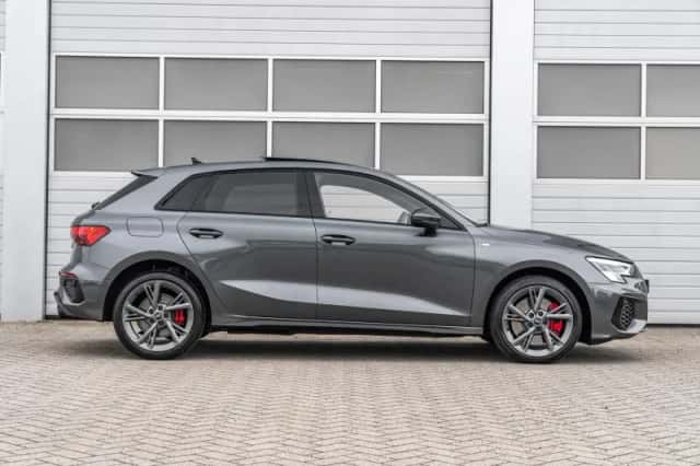 Audi A3 (2023) thumbnail 3