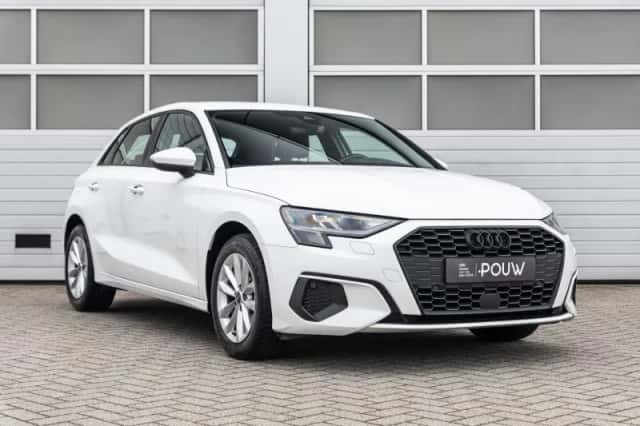Audi A3 (2023) thumbnail 8