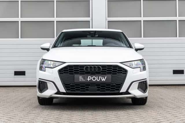 Audi A3 (2023) thumbnail 9