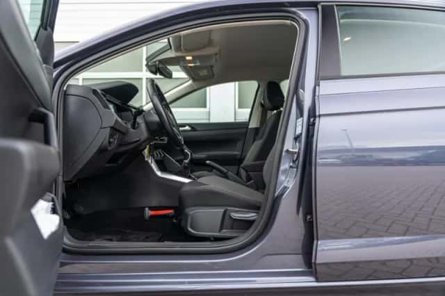 Volkswagen Polo (2023) thumbnail 19