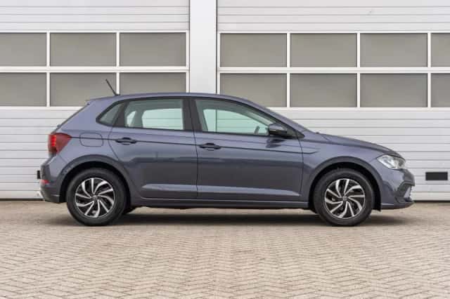 Volkswagen Polo (2023) thumbnail 3
