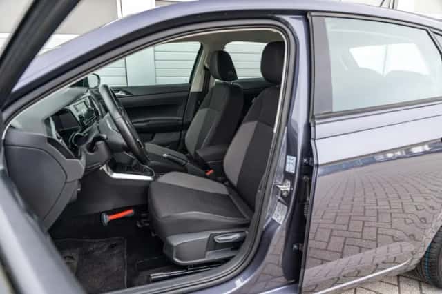 Volkswagen Polo (2023) thumbnail 4