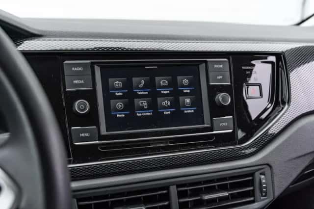 Volkswagen Polo (2023) thumbnail 34