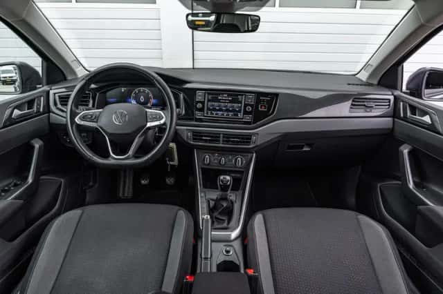 Volkswagen Polo (2023) thumbnail 5