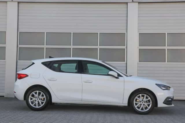 SEAT Leon (2020) thumbnail 3
