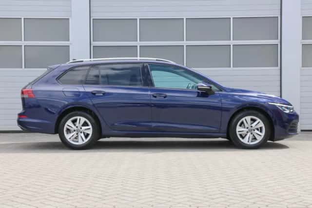 Volkswagen Golf (2021) thumbnail 3