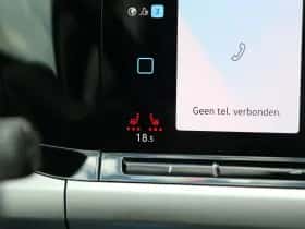 Volkswagen Golf (2021) thumbnail 25