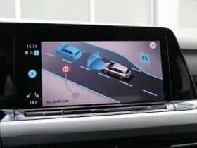 Volkswagen Golf (2021) thumbnail 32