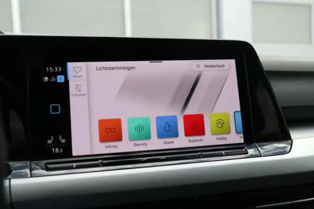 Volkswagen Golf (2021) thumbnail 35