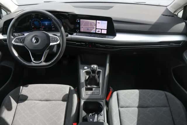 Volkswagen Golf (2021) thumbnail 5
