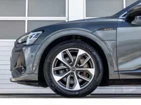 Audi e-tron (2020) thumbnail 13