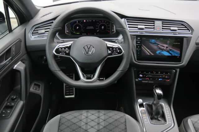 Volkswagen Tiguan (2022) thumbnail 24