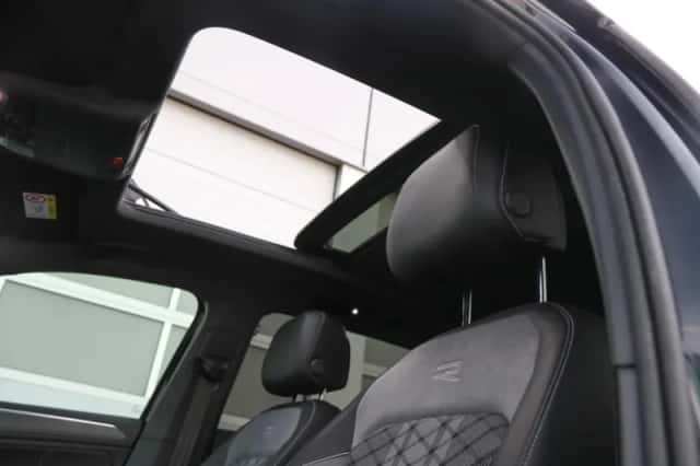 Volkswagen Tiguan (2022) thumbnail 4