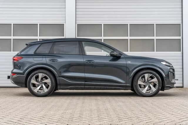 Audi Q6 e-tron (2025) thumbnail 3
