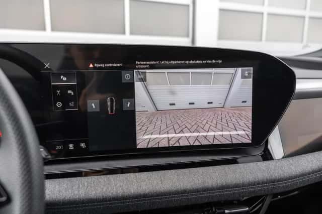 Audi Q6 e-tron (2025) thumbnail 52