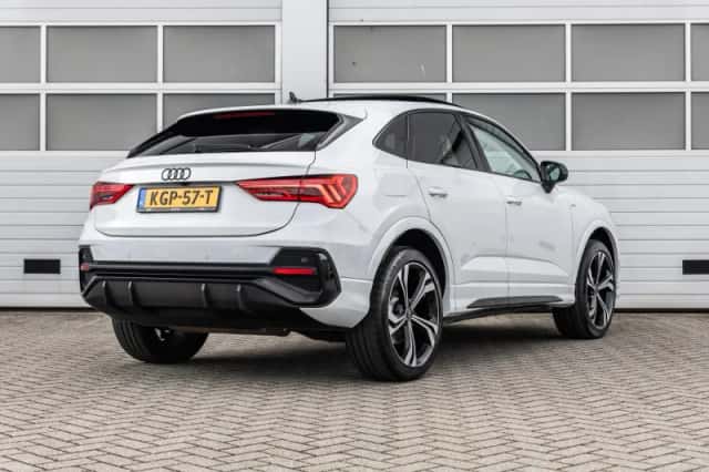 Audi Q3 (2023) thumbnail 2