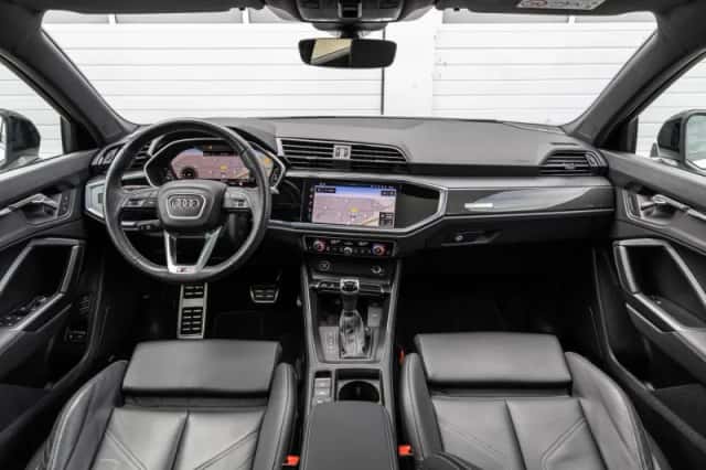 Audi Q3 (2023) thumbnail 5