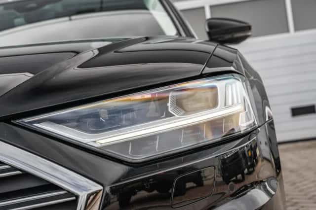 Audi A8 (2021) thumbnail 11