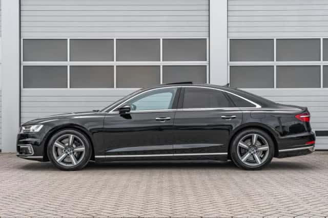 Audi A8 (2021) thumbnail 12
