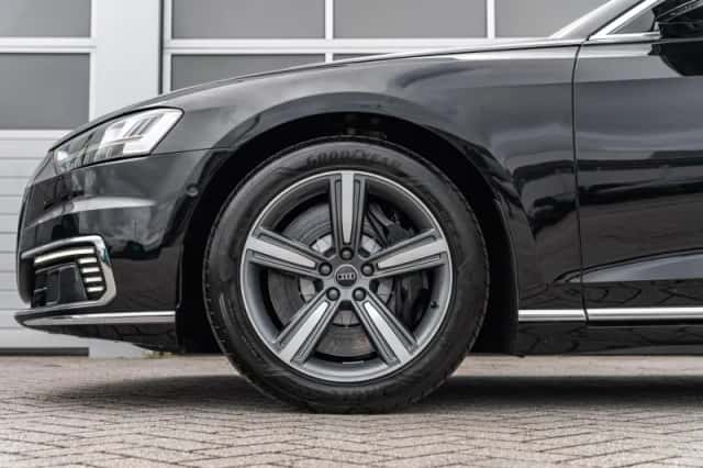 Audi A8 (2021) thumbnail 13