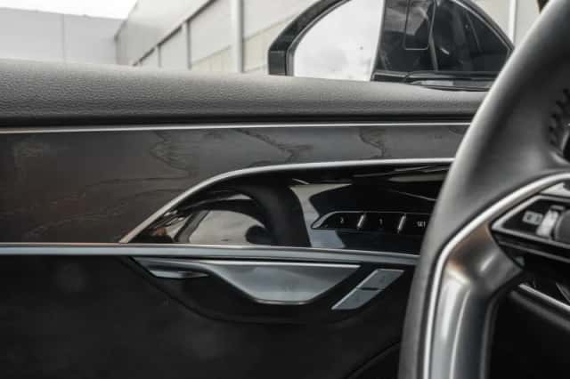 Audi A8 (2021) thumbnail 30