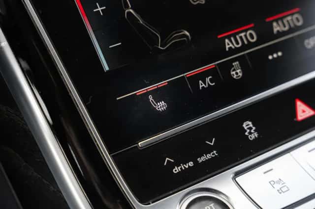 Audi A8 (2021) thumbnail 36
