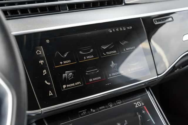 Audi A8 (2021) thumbnail 38