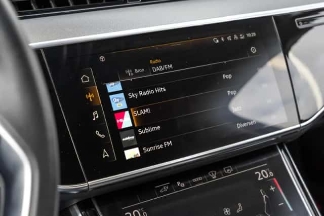 Audi A8 (2021) thumbnail 39
