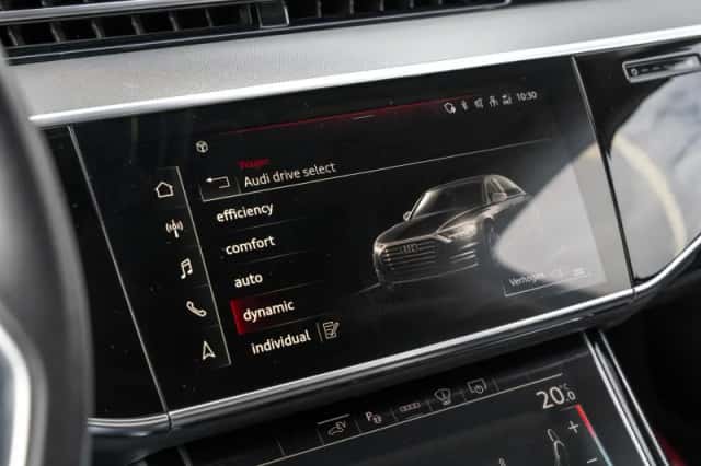Audi A8 (2021) thumbnail 44