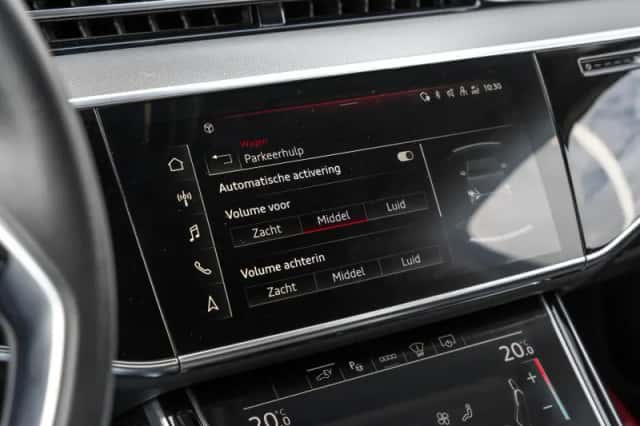 Audi A8 (2021) thumbnail 47
