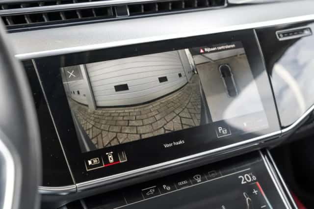 Audi A8 (2021) thumbnail 49
