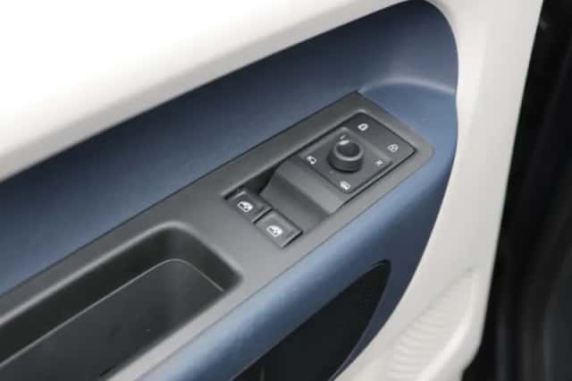 Volkswagen ID. Buzz (2023) thumbnail 33
